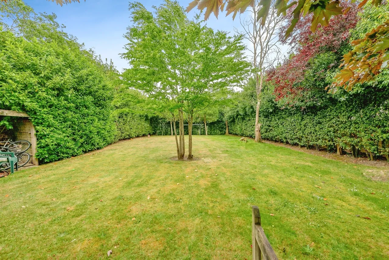 Ladbroke Road, Redhill, RH1, photo 14