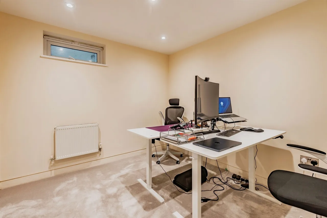 Ladbroke Road, Redhill, RH1, photo 8