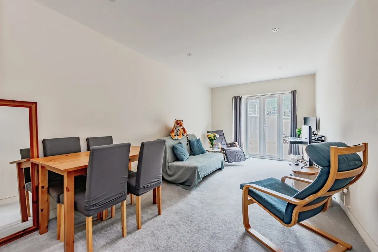 Ladbroke Road, Redhill, RH1, photo 2