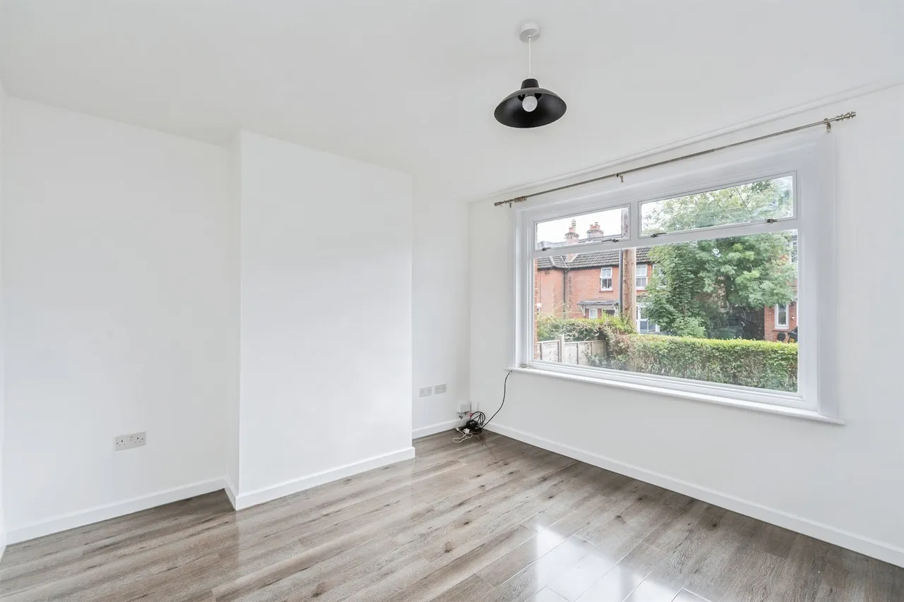 Longmead Avenue, Bishopstoke, SO50, photo 5