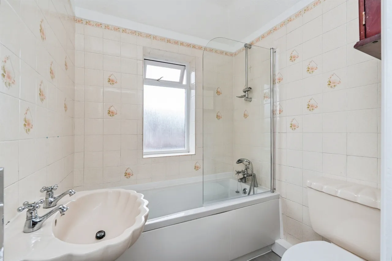 Longmead Avenue, Bishopstoke, SO50, photo 17