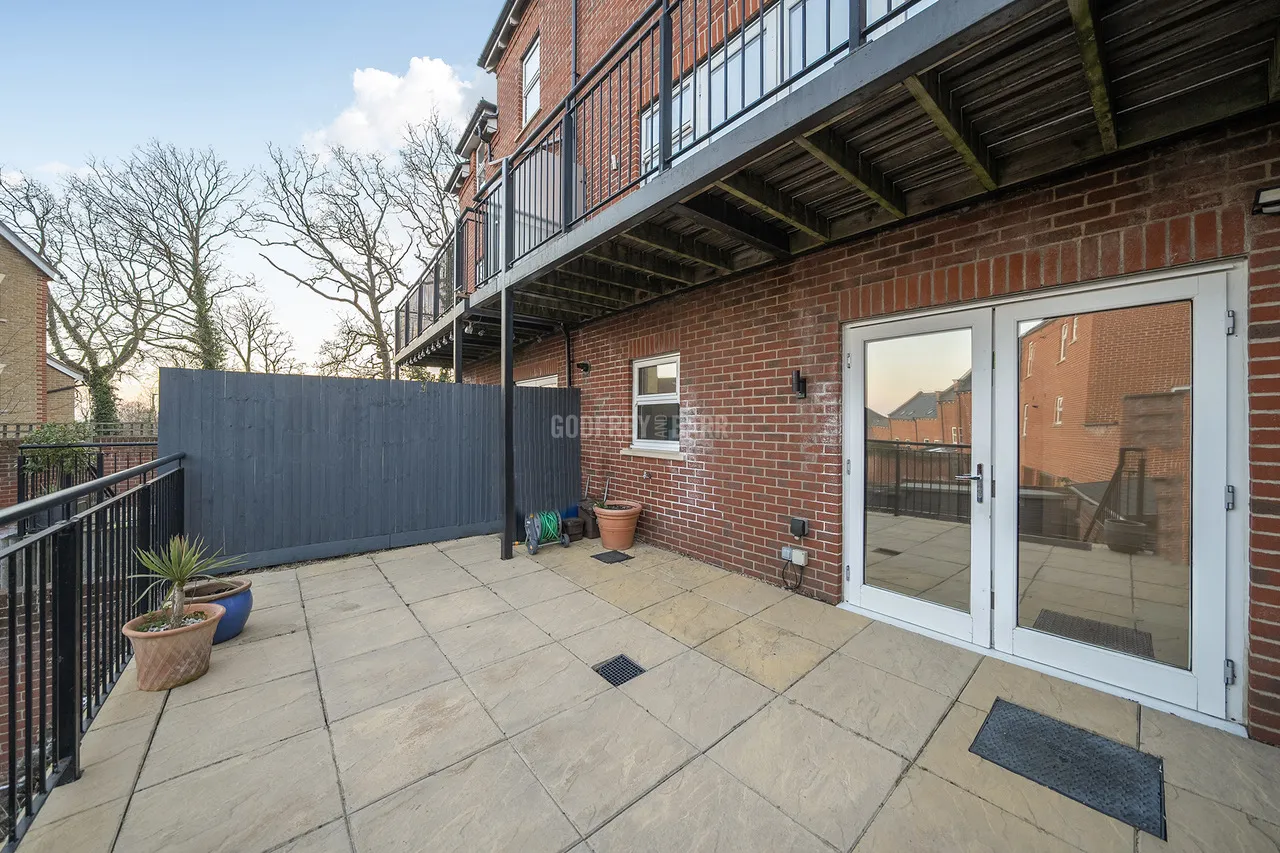 Adam Close, The Ridgeway Mill Hill, NW7, photo 20