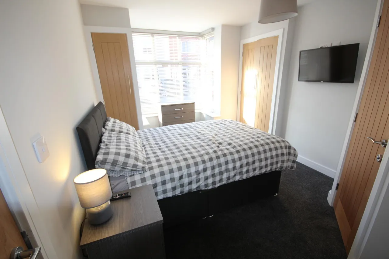 Calais Road, Burton upon Trent, DE13, photo 4