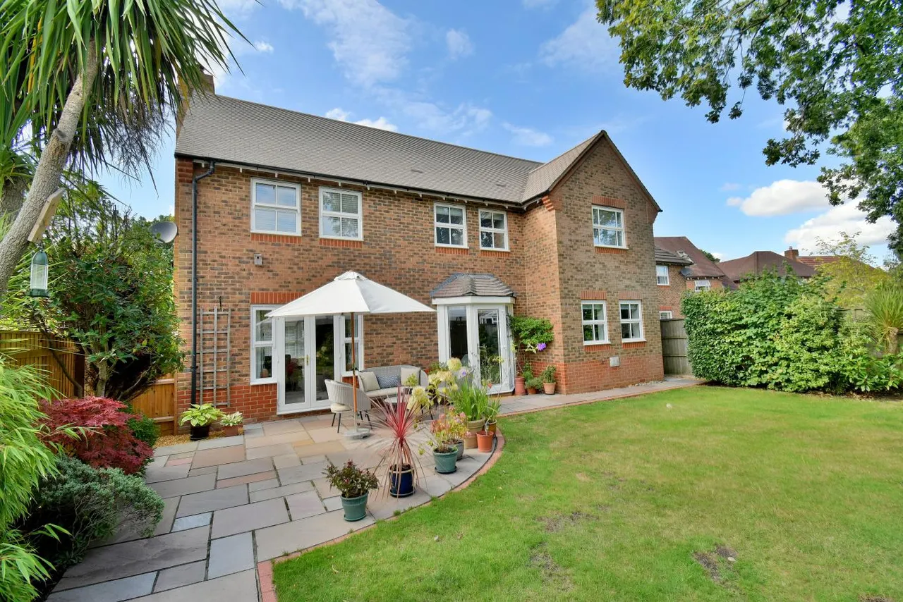 Casterbridge Road, BH22, photo 23
