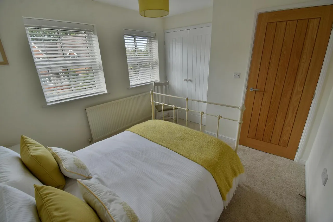 Casterbridge Road, BH22, photo 17