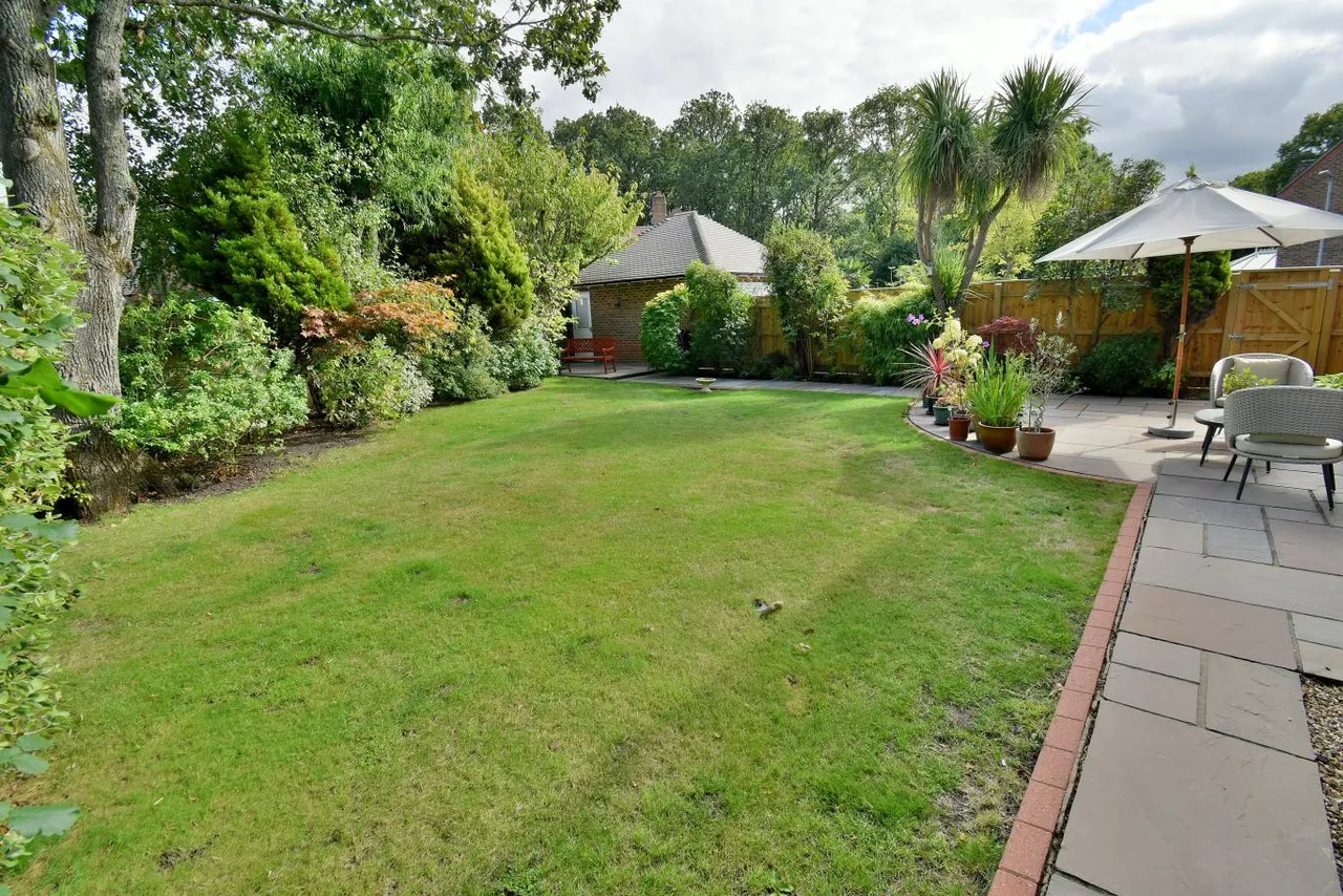 Casterbridge Road, BH22, photo 21