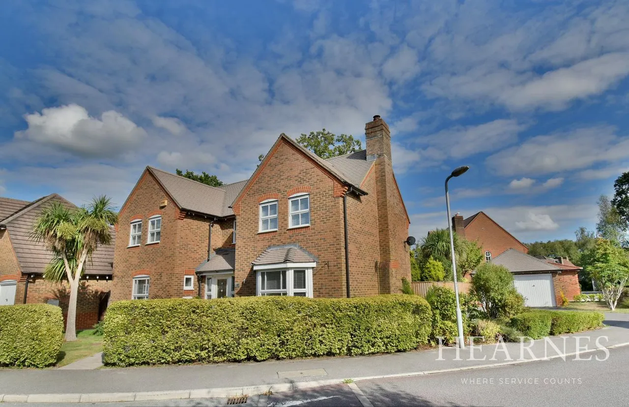 4 bed house for sale, Casterbridge Road, BH22