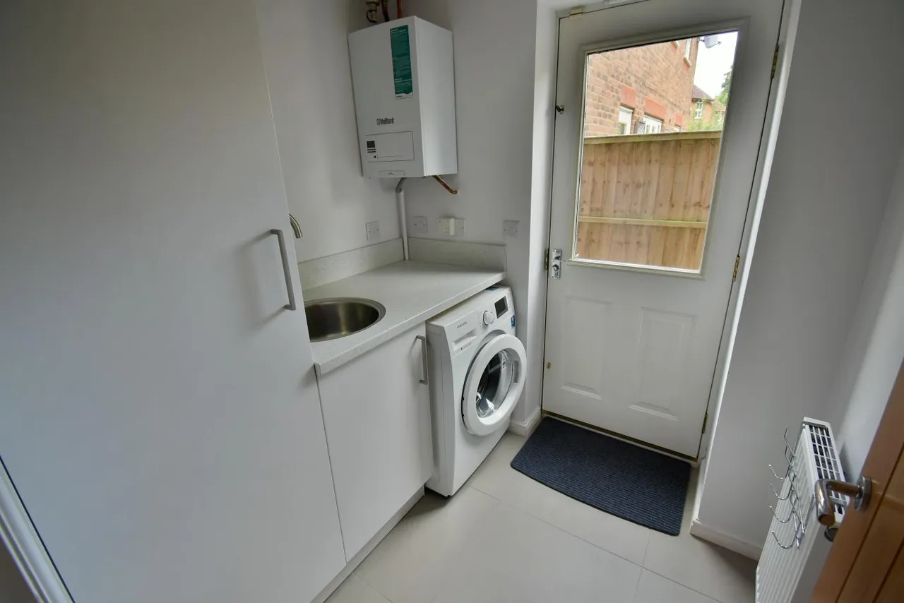 Casterbridge Road, BH22, photo 6