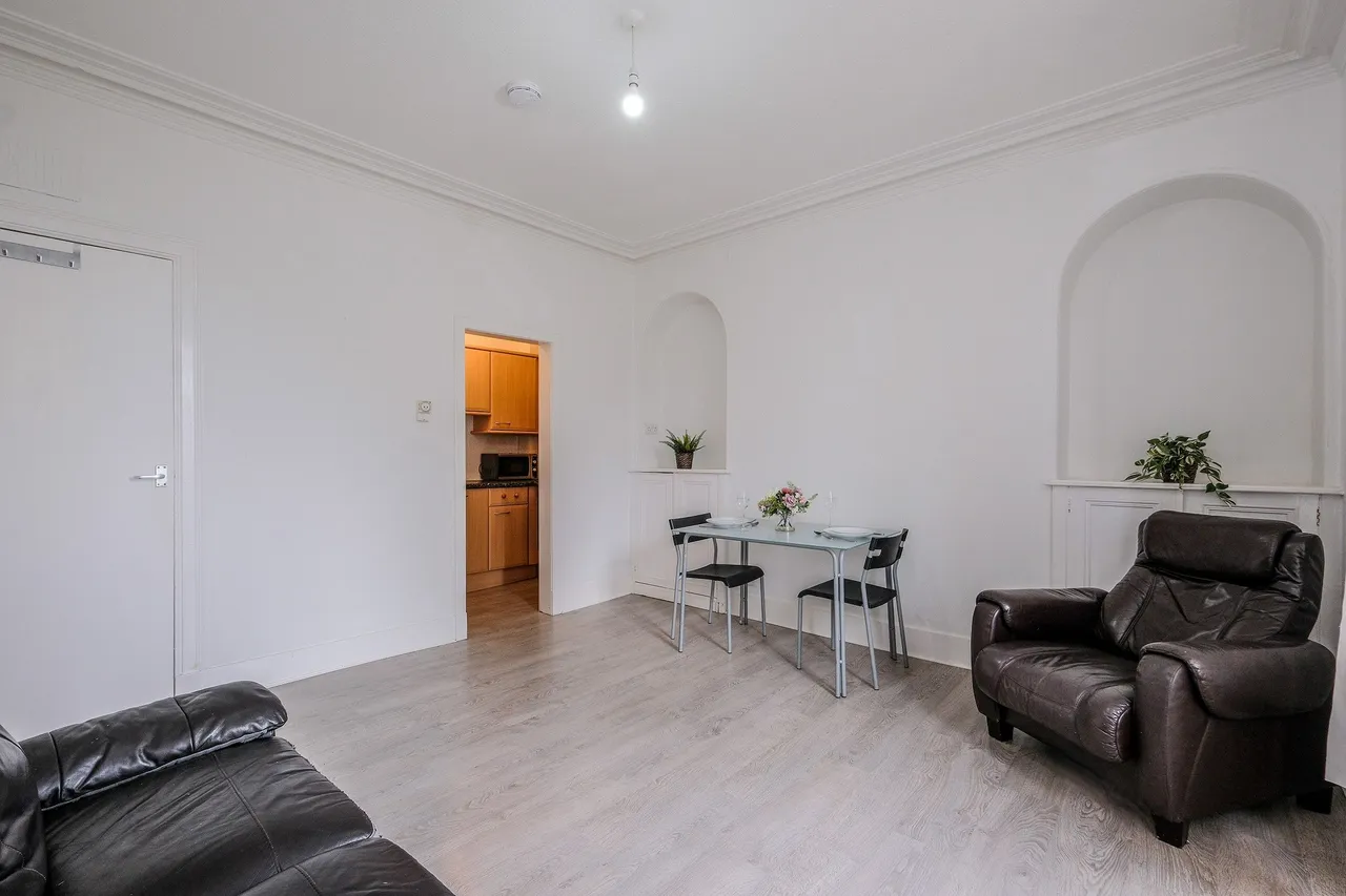 Claremont Place, Aberdeen, photo 2