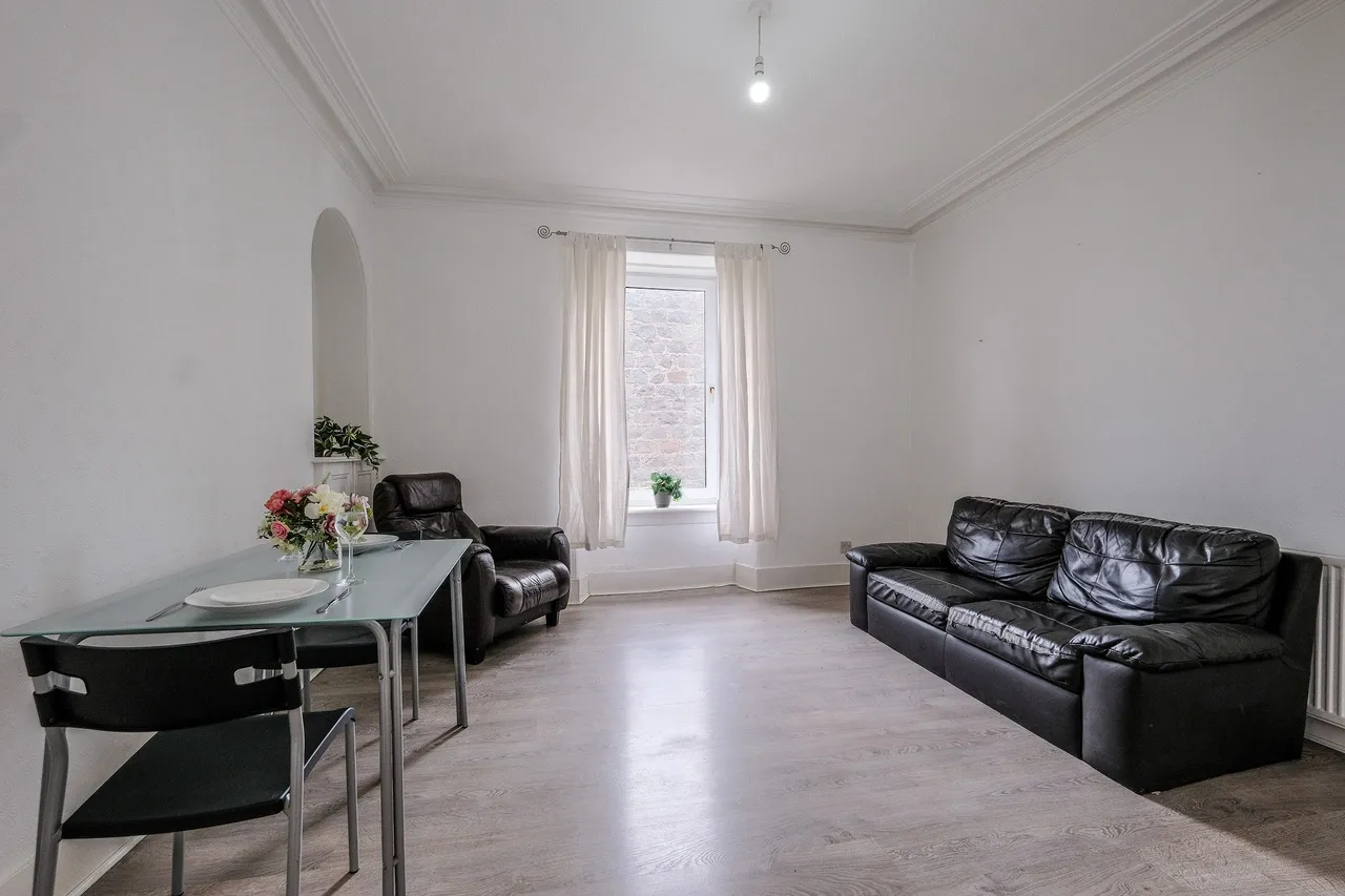 Claremont Place, Aberdeen, photo 3