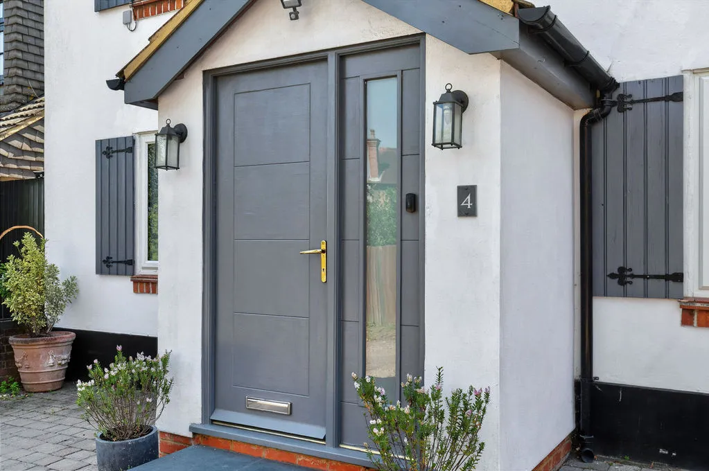 Furze Road, Row Town KT15 1DP, photo 29