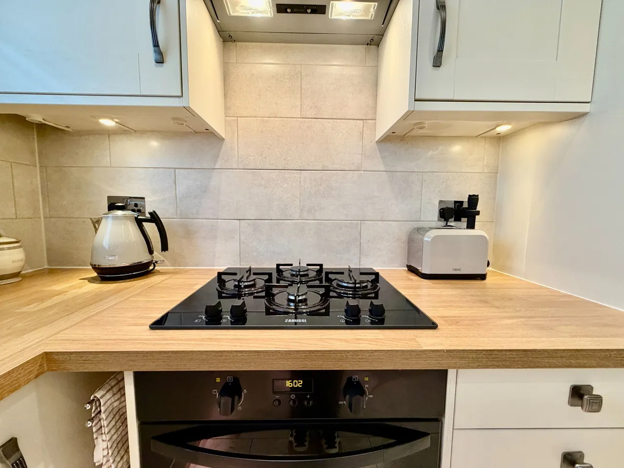Hawthorn Drive, Pontllanfraith, NP12, photo 23