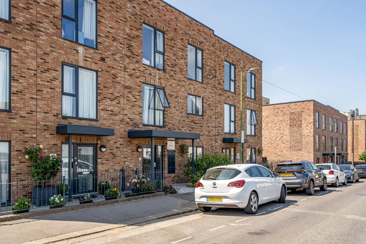 Watford, WD18, photo 17