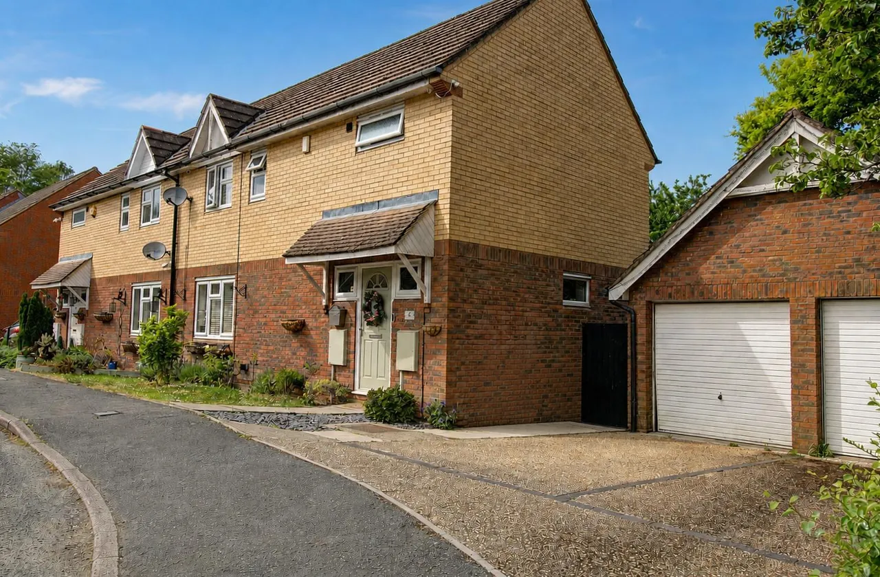 Holman Close, Crawley, RH11, photo 17