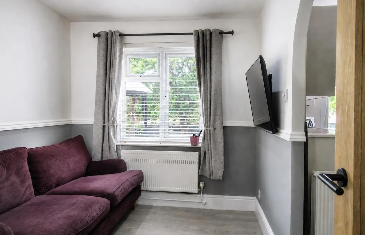 Holman Close, Crawley, RH11, photo 6