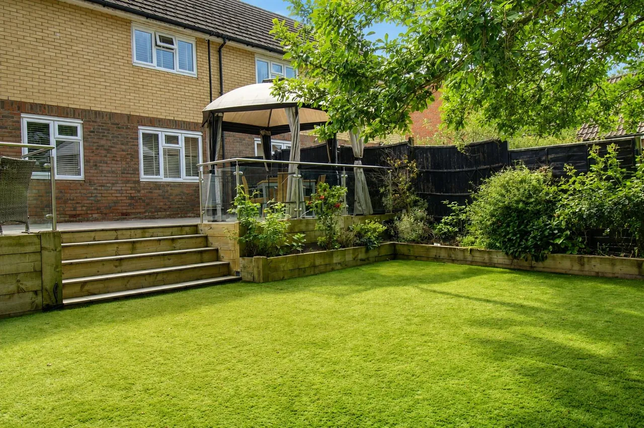Holman Close, Crawley, RH11, photo 7