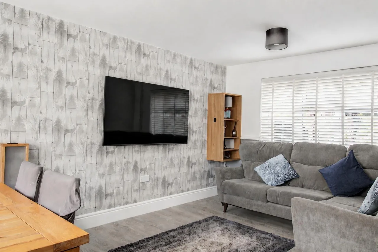 Holman Close, Crawley, RH11, photo 4