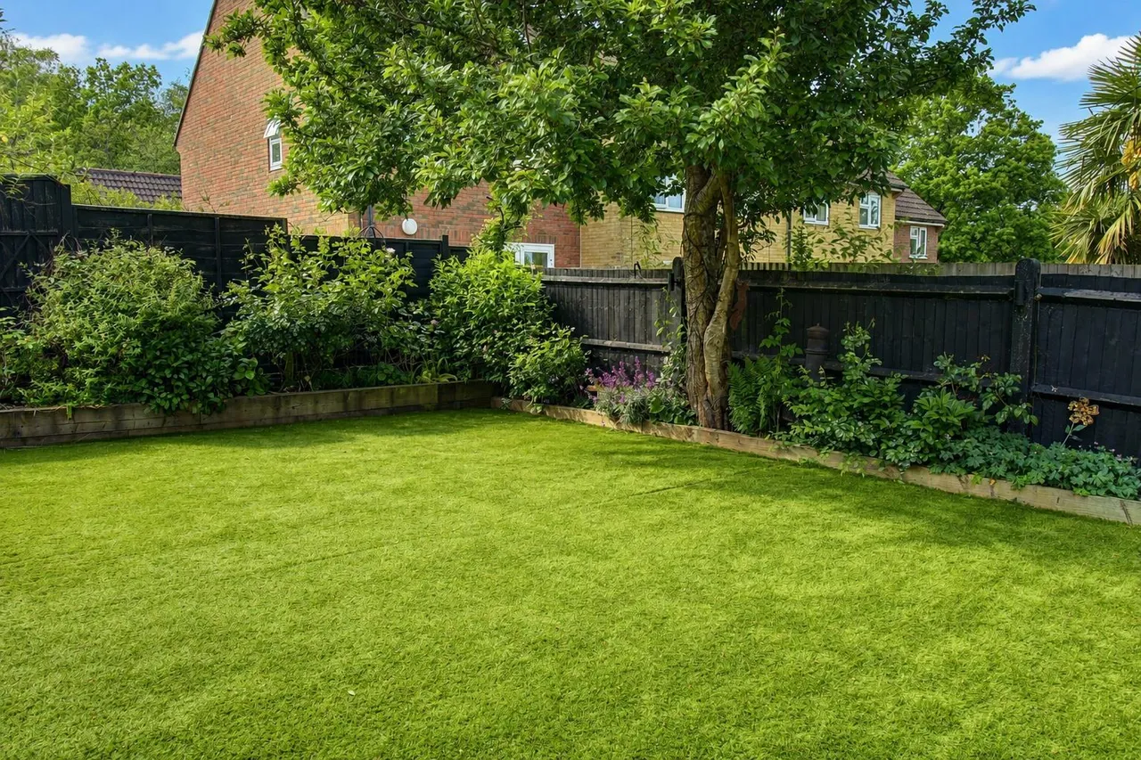 Holman Close, Crawley, RH11, photo 16