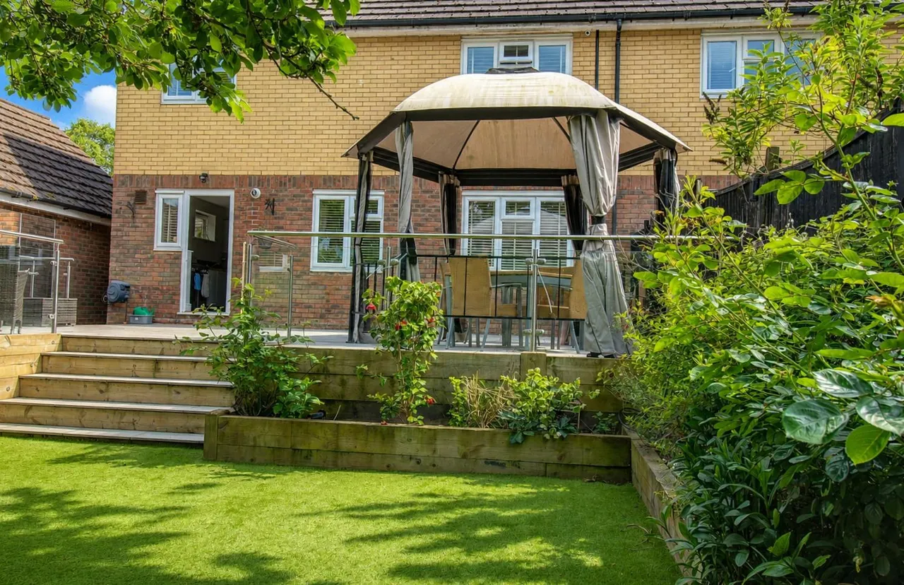 Holman Close, Crawley, RH11, photo 19