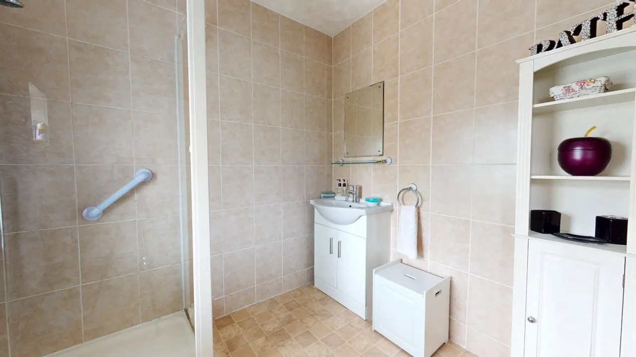 Jellicoe Avenue, Gravesend, DA12, photo 16