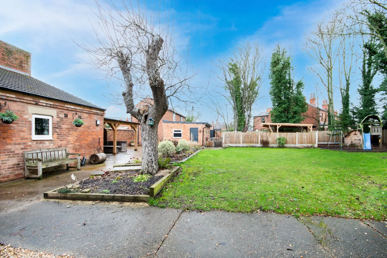 London Road, Retford, DN22, photo 22