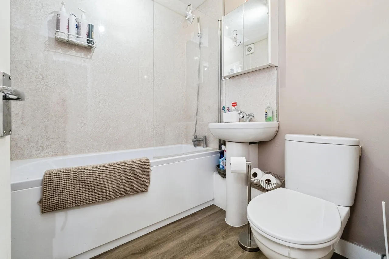 Arisdale Avenue, South Ockendon, RM15, photo 15