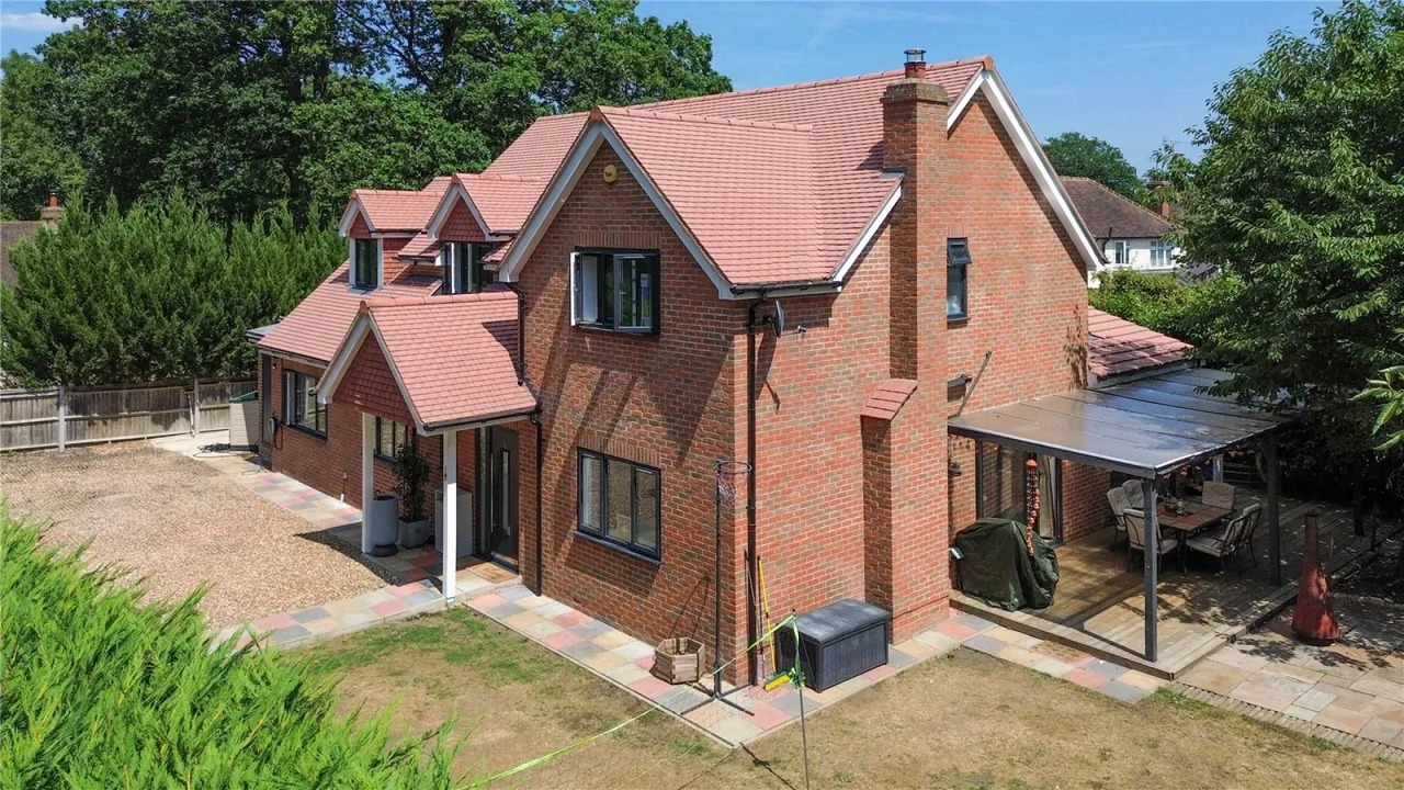 Maiden Erlegh Drive, Earley, RG6, photo 31