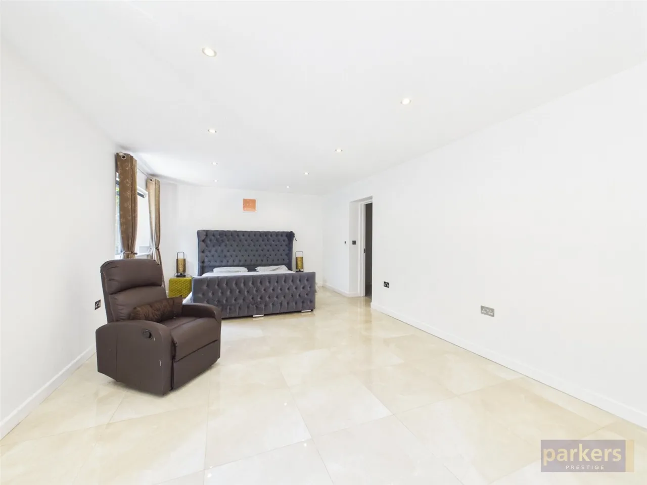 Maiden Erlegh Drive, Earley, RG6, photo 16