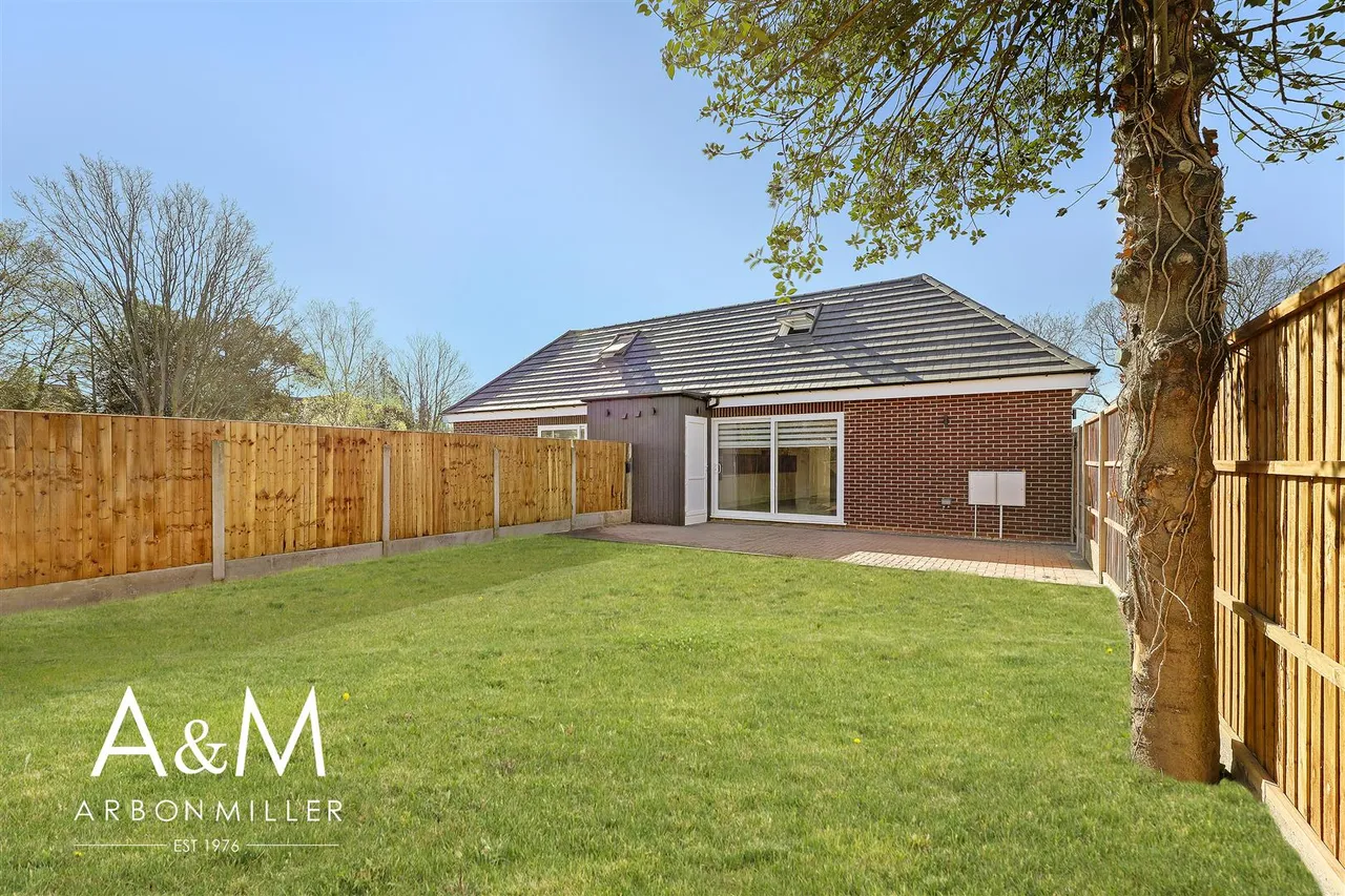 Heath Park Road, Romford, Essex, RM25UB, photo 22