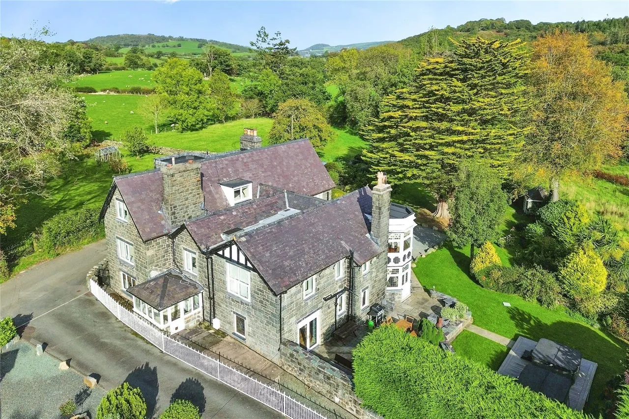 Rowen, Conwy, LL32, photo 37