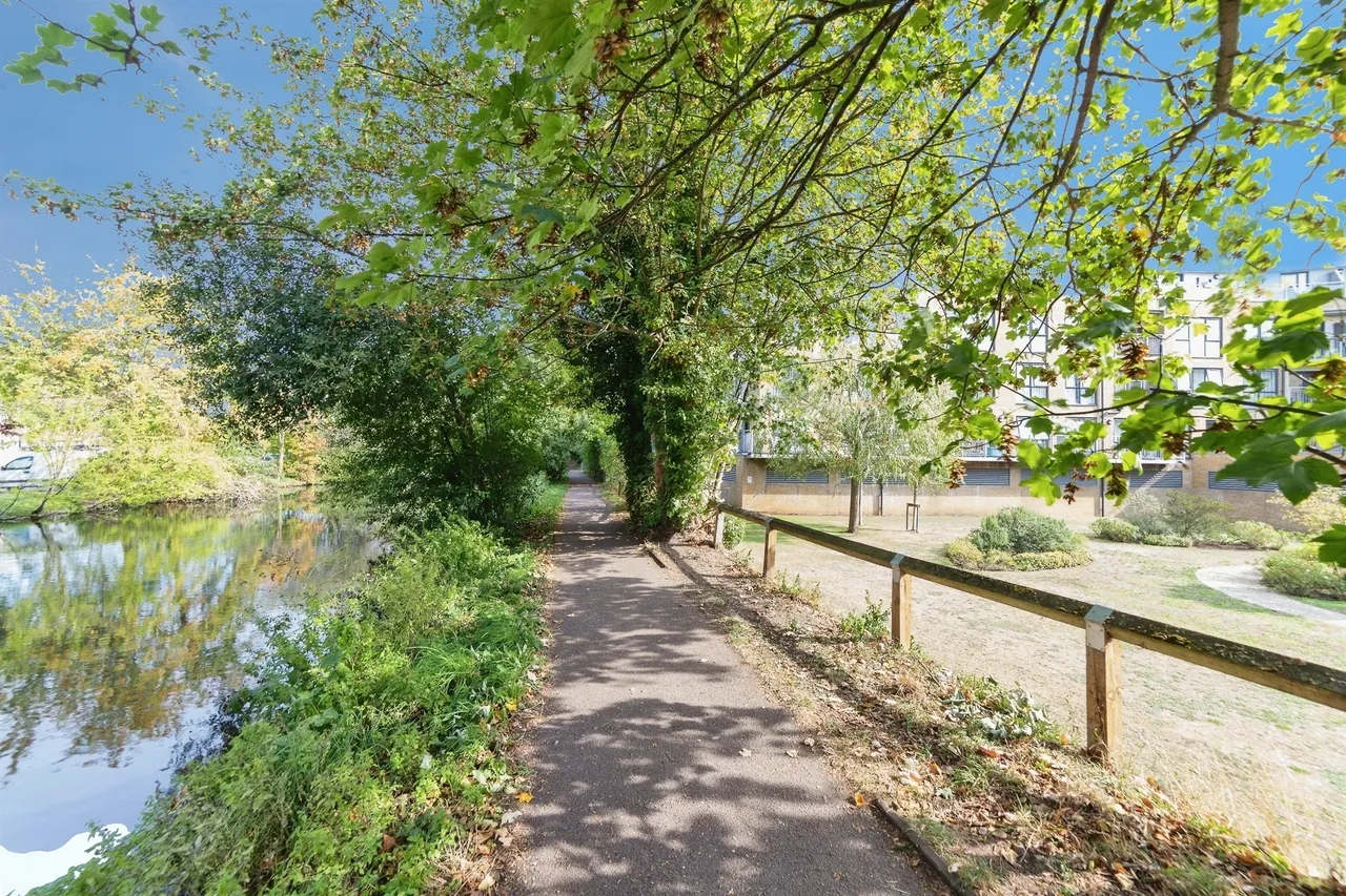 Smeaton Court, Hertford, SG13, photo 17