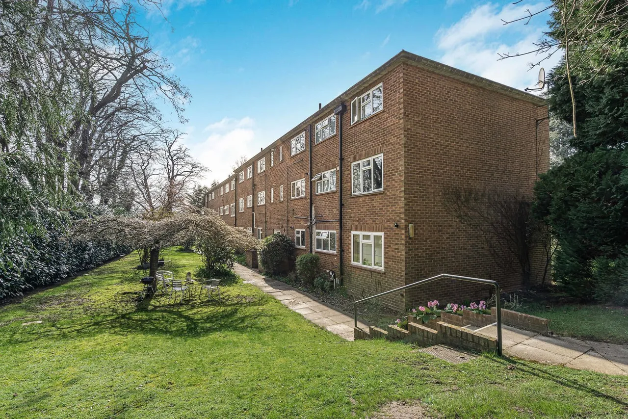 Christchurch Road, Virginia Water, GU25, photo 14