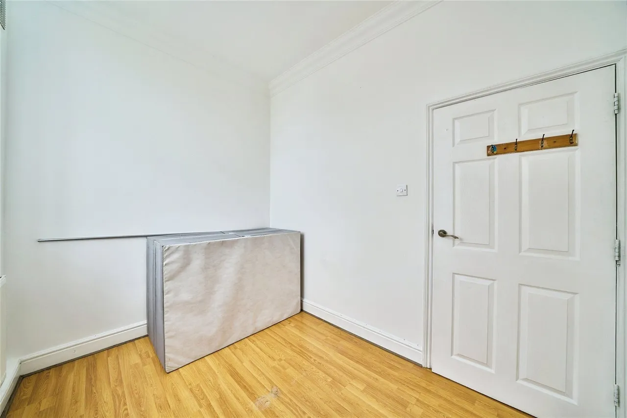 Upton Lane, London, E7, photo 8