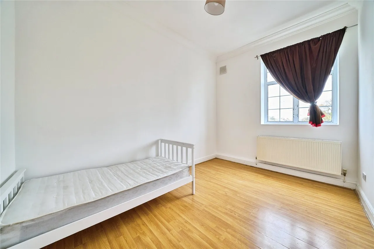 Upton Lane, London, E7, photo 6