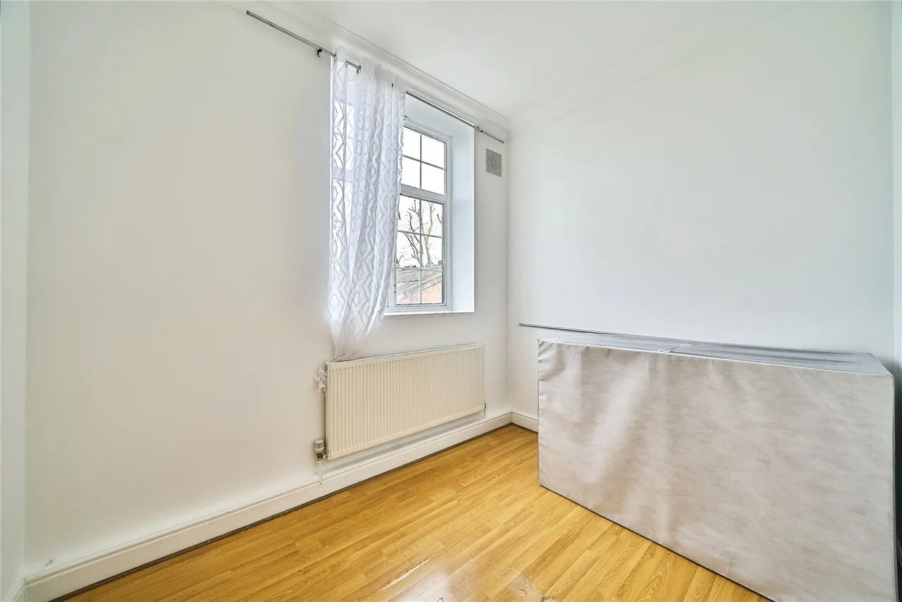 Upton Lane, London, E7, photo 10