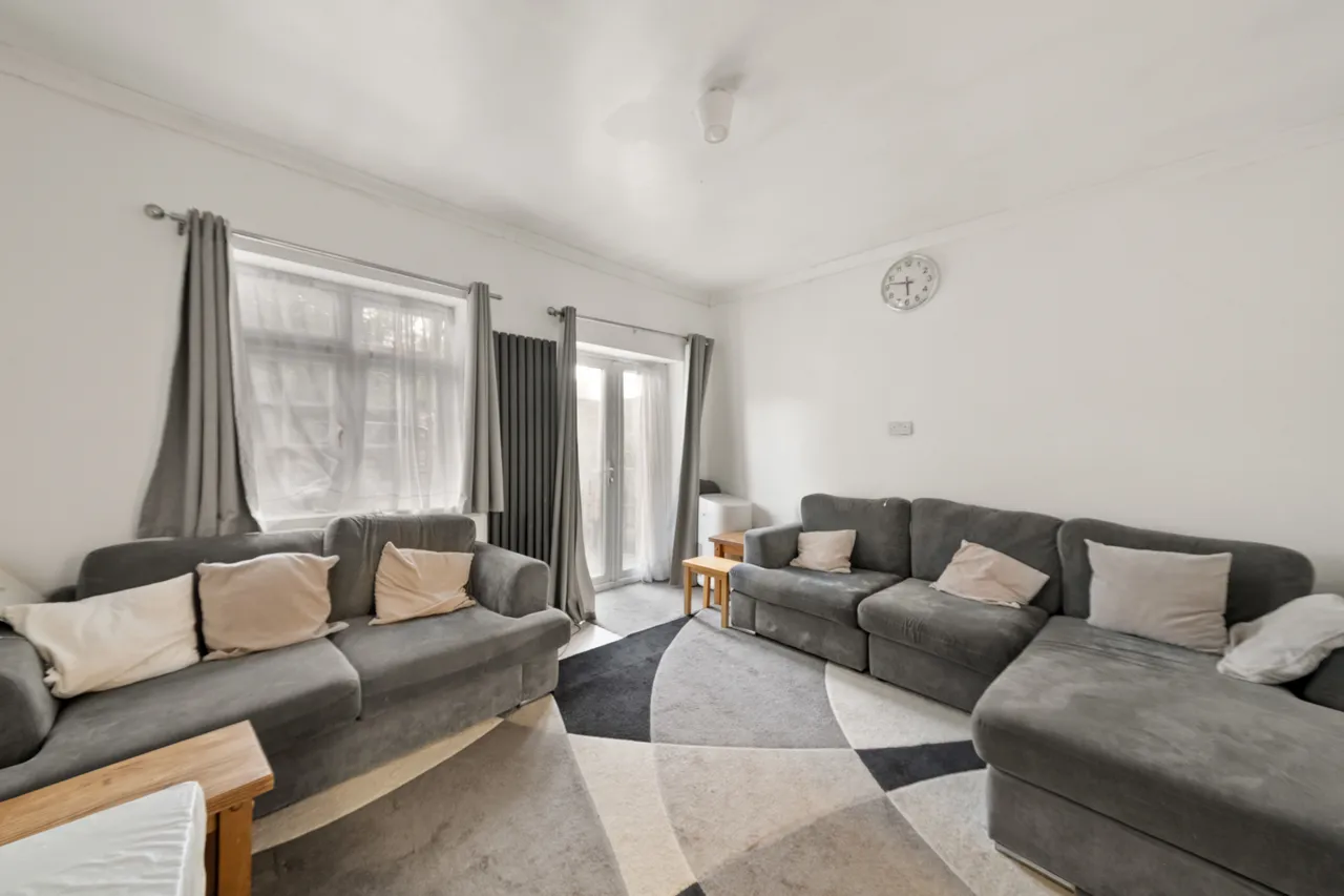 Mount Avenue, Southall, UB1, photo 3