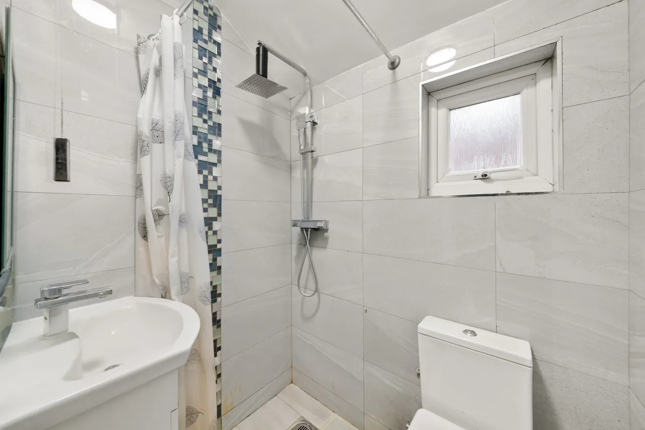 Mount Avenue, Southall, UB1, photo 5