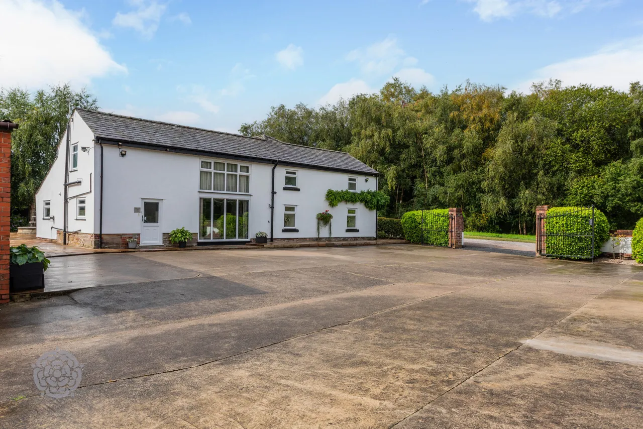 Dam House Farm Bradley Lane, Standish, Wigan, WN6 0XE, photo 50
