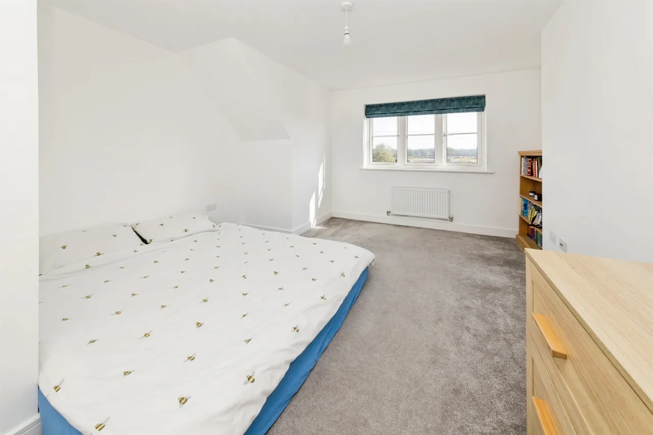Hoadley Road, Horley, RH6, photo 7