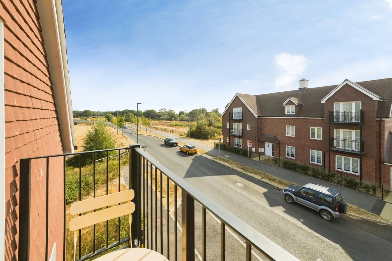 Hoadley Road, Horley, RH6, photo 10