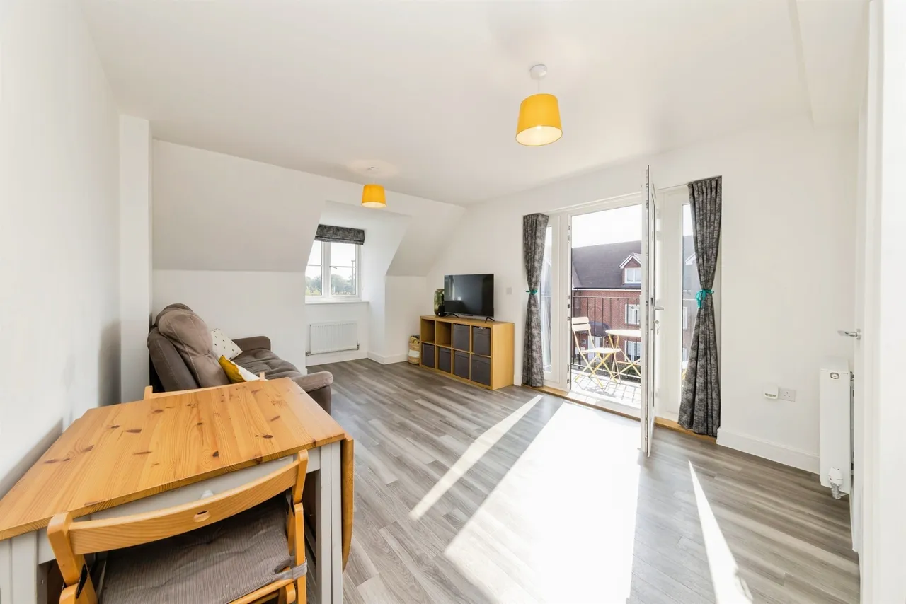 Hoadley Road, Horley, RH6, photo 6