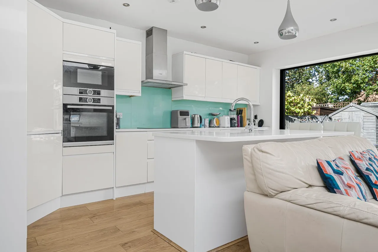 King George Avenue, Walton On Thames, KT12, photo 16