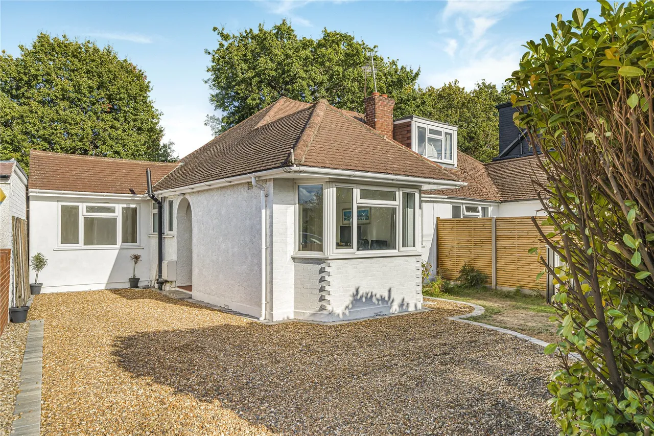 4 bed house for sale, King George Avenue, Walton On Thames, KT12