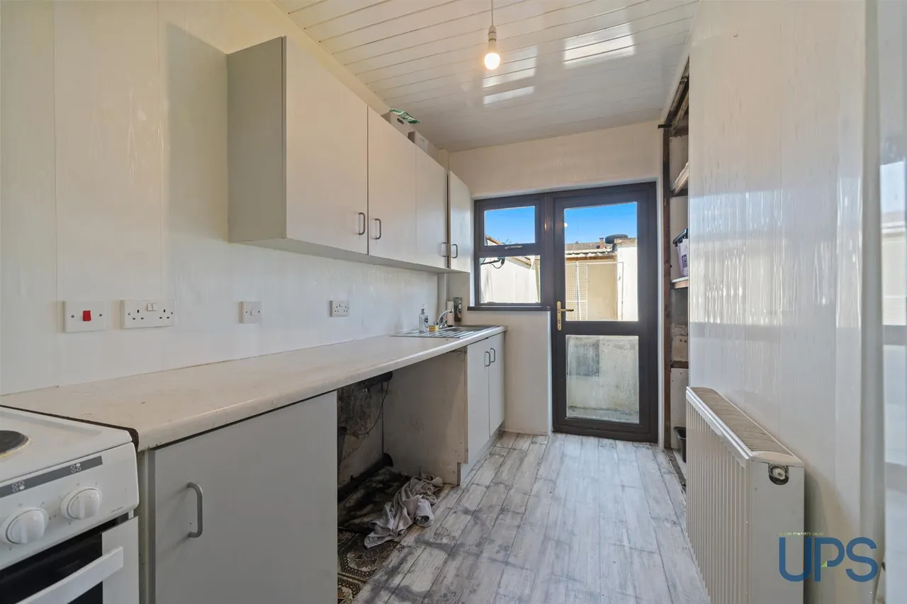 Horn Drive, Lenadoon, BT11, photo 11