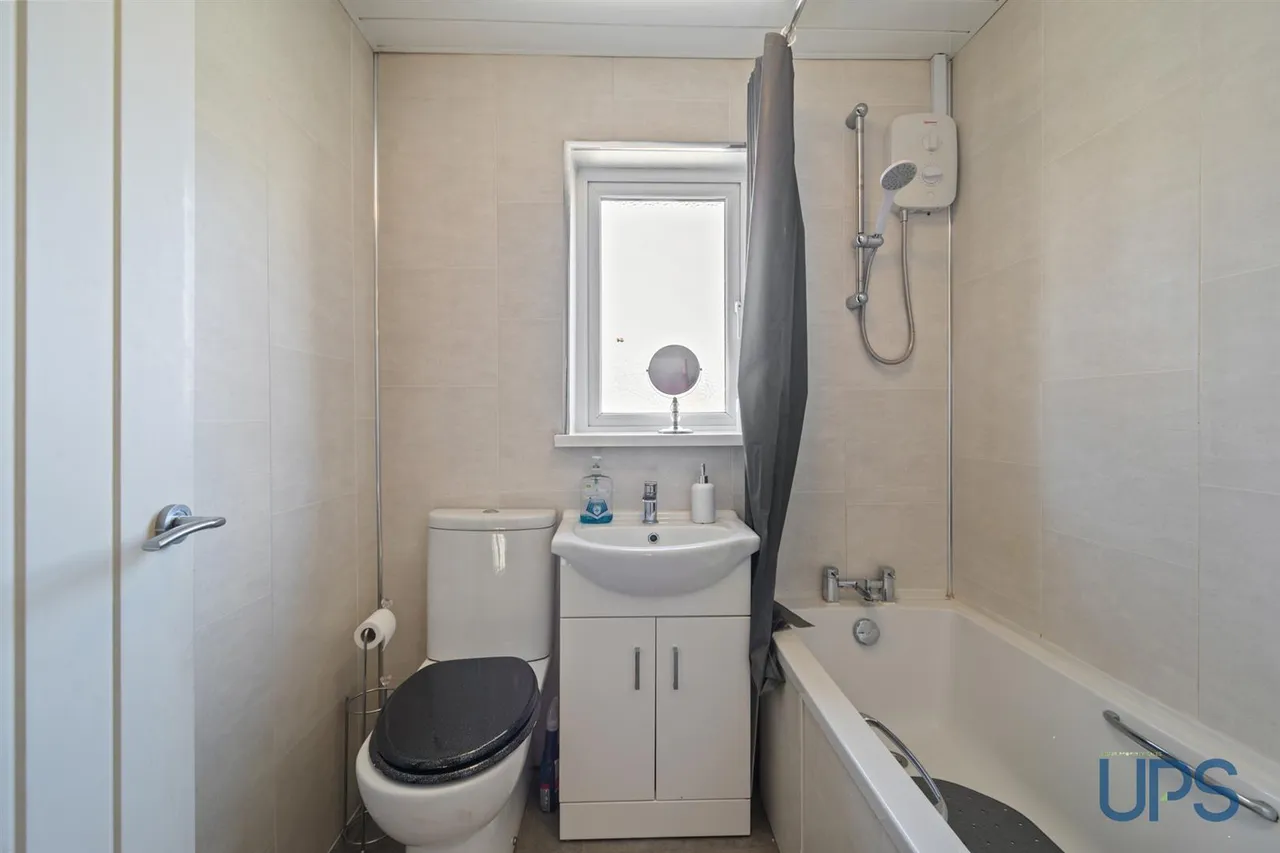 Horn Drive, Lenadoon, BT11, photo 20
