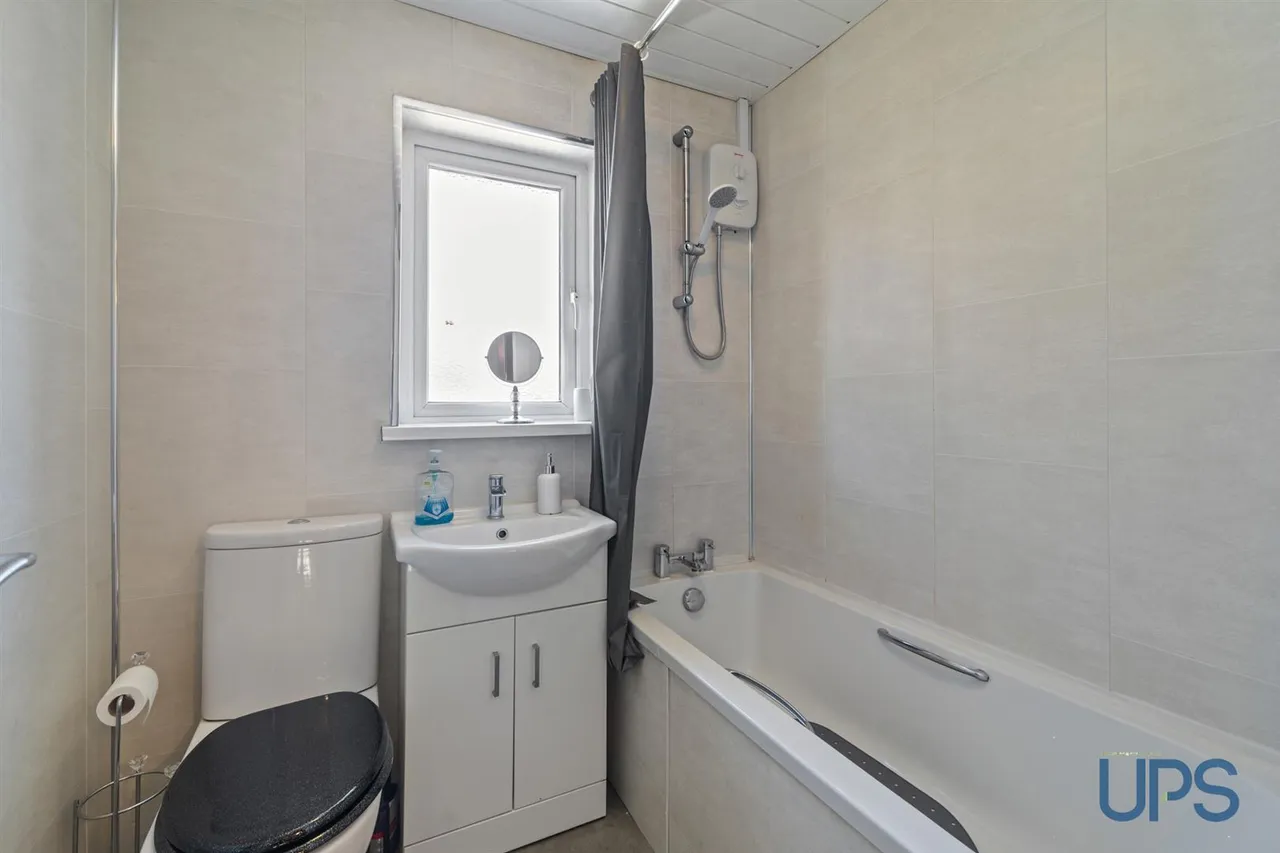 Horn Drive, Lenadoon, BT11, photo 21