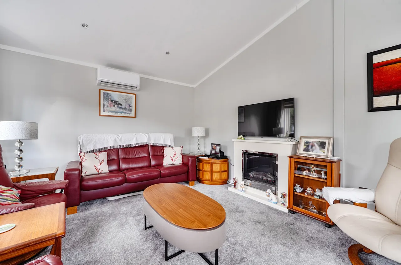 Hermitage Park, Warfield, Bracknell, Berkshire, RG42 6AS, photo 22
