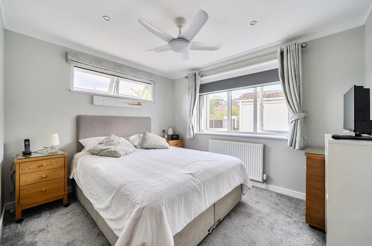 Hermitage Park, Warfield, Bracknell, Berkshire, RG42 6AS, photo 12