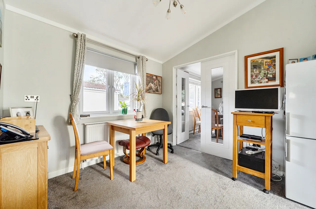 Hermitage Park, Warfield, Bracknell, Berkshire, RG42 6AS, photo 19