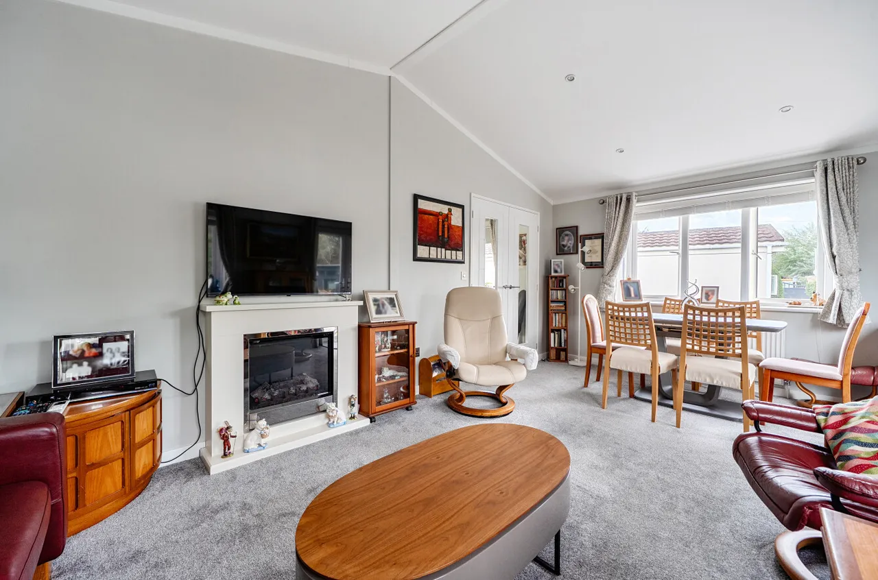 Hermitage Park, Warfield, Bracknell, Berkshire, RG42 6AS, photo 23